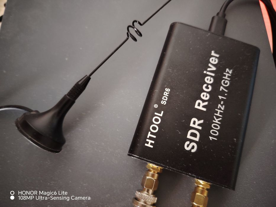 SDR6 HTOOL nou (100kHz-30MHz ; 25MHz-1,7GHz)