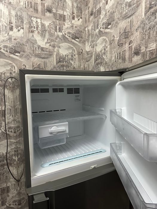 продаю холодильник