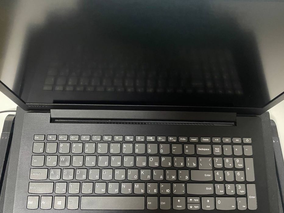 Ноутбук Lenovo V145-15AST