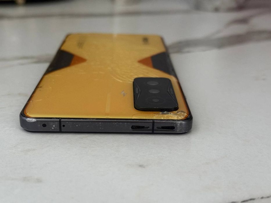 БАРТЕР! Телефон Poco F4 GT 128GB/8RAM