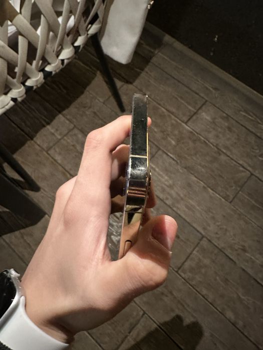 Продам айфон 12 про