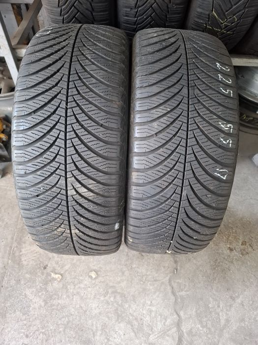 2 Всесезонни гуми Goodyear 225/55/17 ДОТ20 7мм