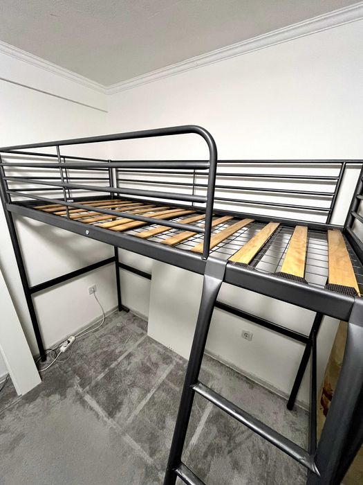 Легло от IKEA Svarta (Дървени ламени е ПОДАРЪК!!)