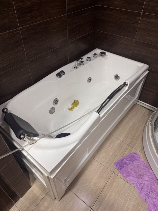 Продается ванная джакузи
