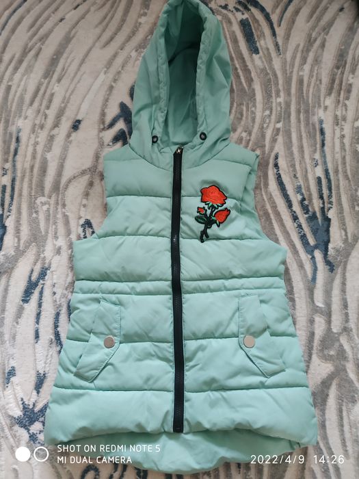 Продам детскую жилетку