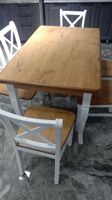 Прямоугольный стол раскладной и стулья