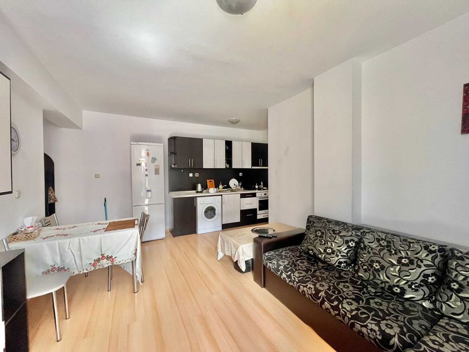 Предлагаме тристаен апартамент в Слънчев Бряг!