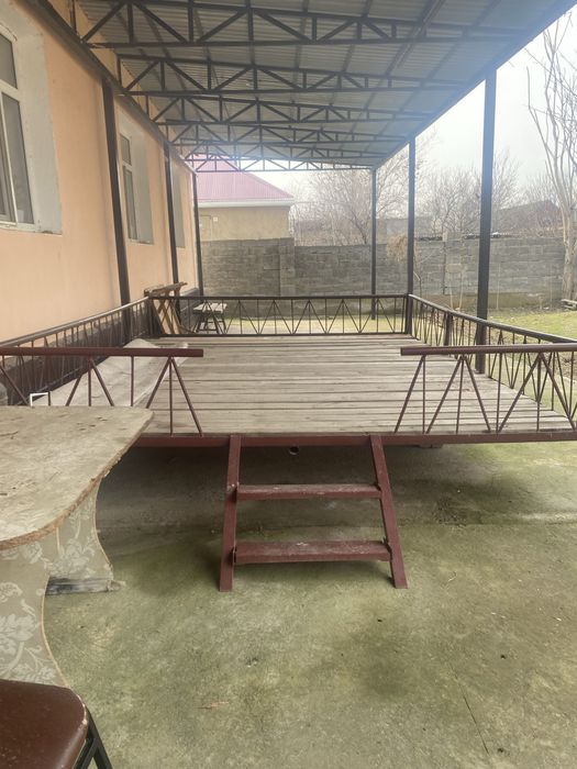 Тапчан агашымен бирге