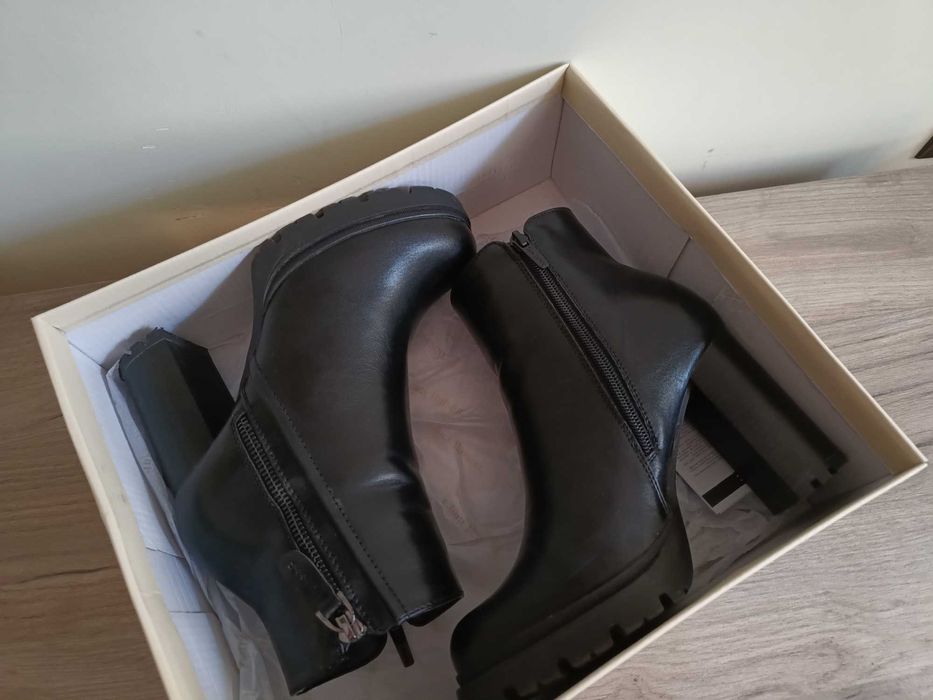 Боти Clara Barson №37