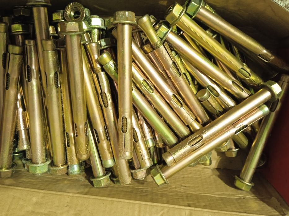 Продам анкерные болты