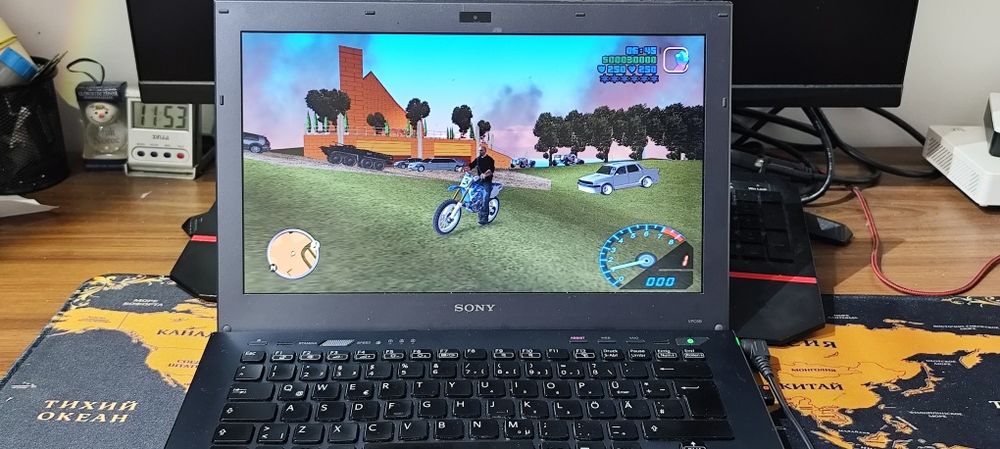 Vând laptop i5 2.300 Ghz 6 GB ram HDD 500 GB  placă video dedicată 1 G