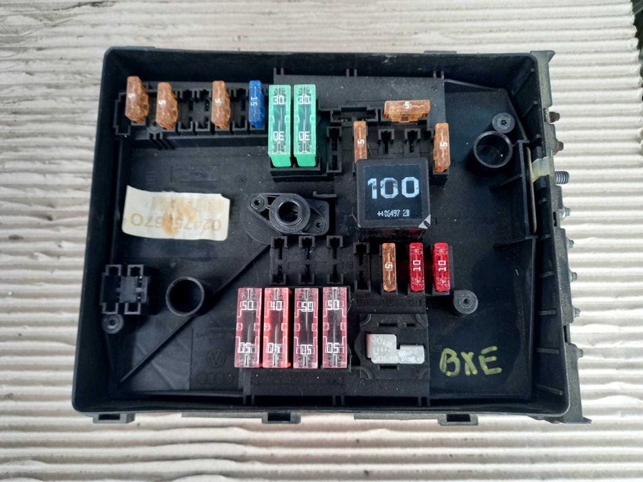 Vw Golf 5 Passat B6, panou sigurante motor 1,9 si 2,0