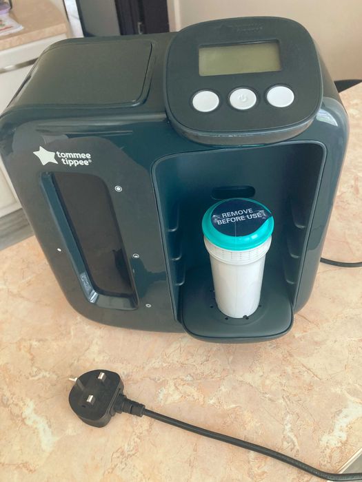 Електрически уред за приготвяне на адаптирано мляко Tommee Tippee