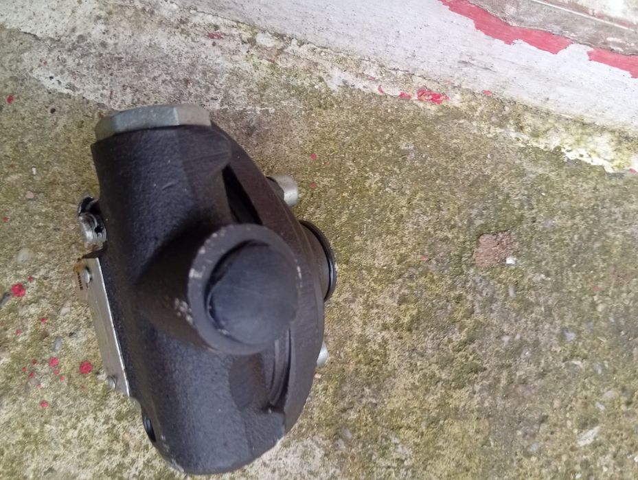 Vând pompa servo direcție eaton raba