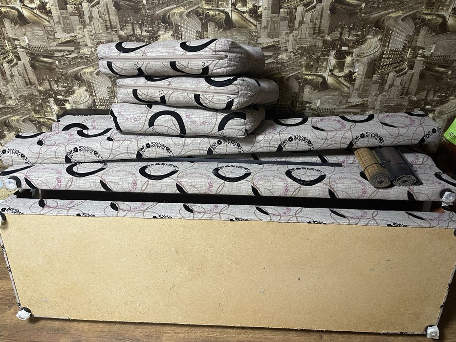 Отдам даром диван