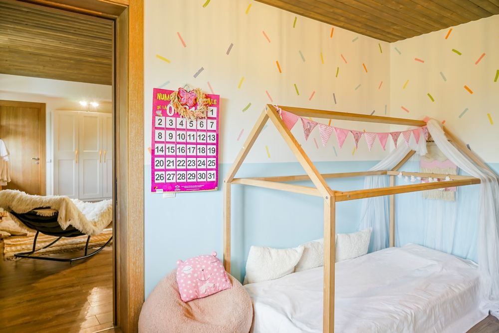 Vand pat tip Montessori, 90x200, din lemn, saltea inclusa, 500 lei