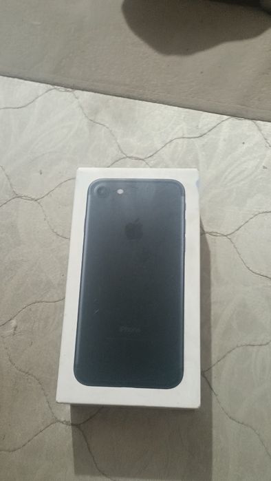 Продам айфон 7 на 32 Гб