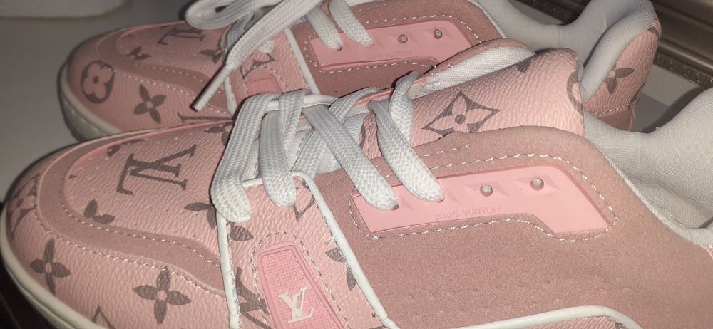 Adidași noi Luis vuitton