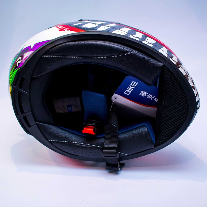 Каска за мотор пистов , скутер , ел. тротинетка др. ( Размер L 59-60 )