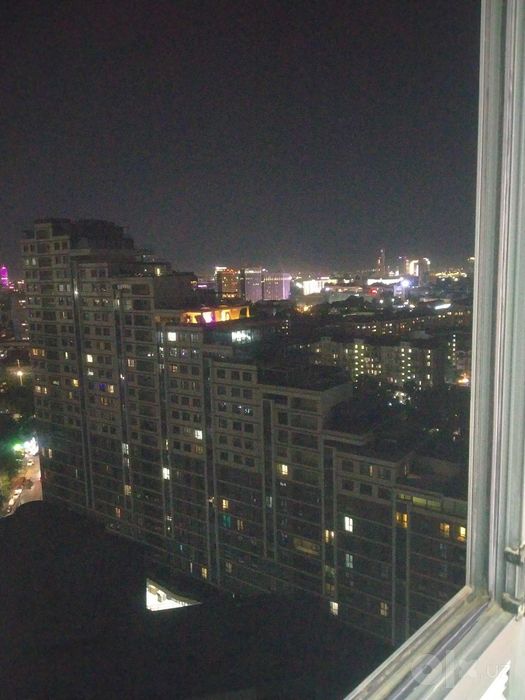 Сдается 2-х комнатная квартира в центре возле метро