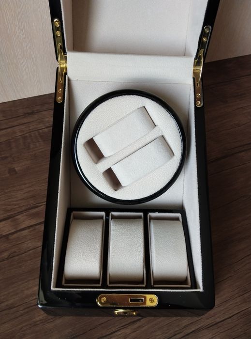 Шкатулка для подзавода часов