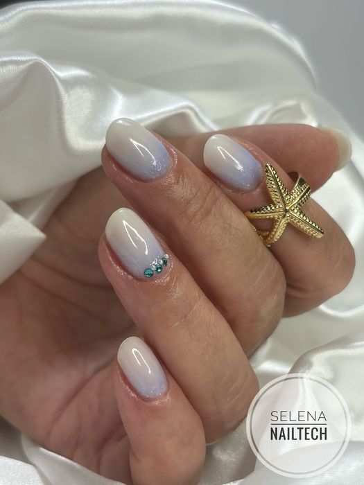 Unghii cu gel si oja semi