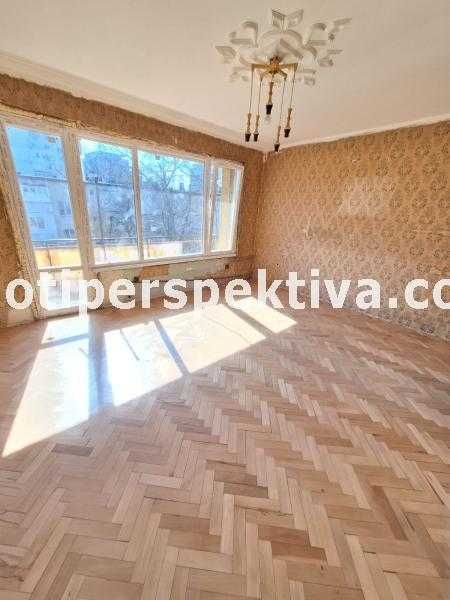 реф.14103 Огромен, слънчев, с две спални-Захарна фабрика!