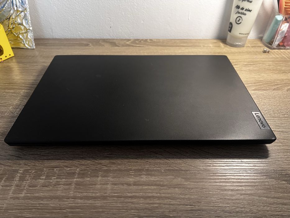 Laptop Lenovo, 15,6’’, Ryzen 3 5425U, 12GB RAM, Windows 11 Pro