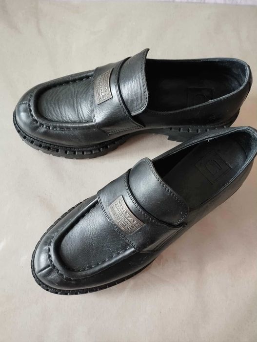 Красиви дамски обувки номер 40