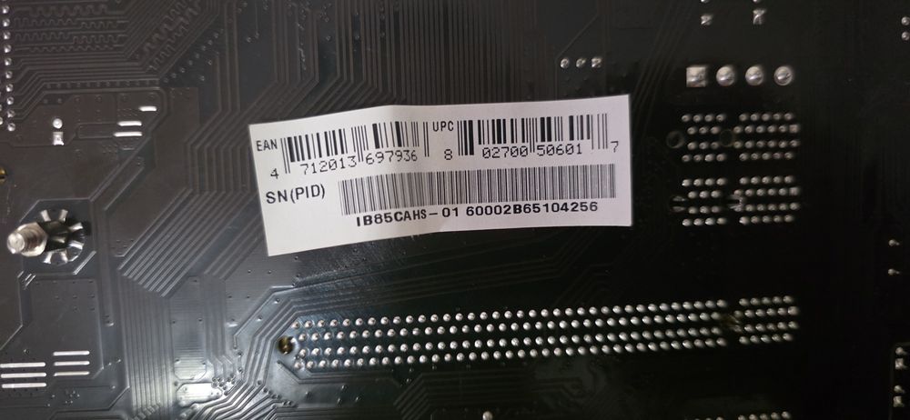 Placa de baza cu procesor