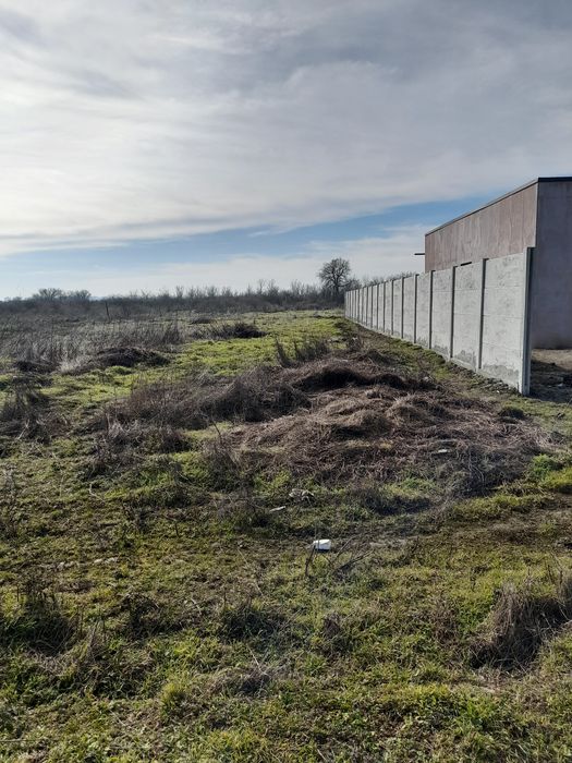 Vând teren intravilan