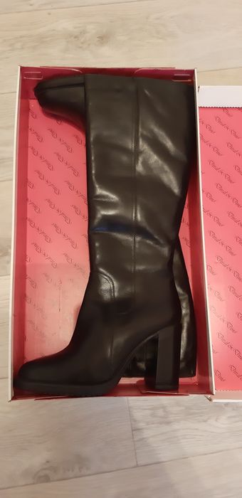 Продам новые зимние сапоги39 р!Кожа,цигейка, устойчивый каблук.