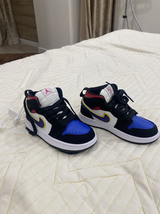 Кроссовки детские