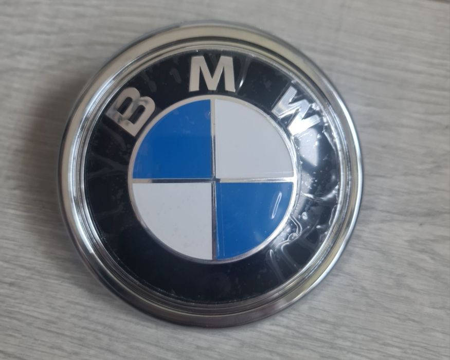 Emblema-Sigla-Logo-Stema-Neagra-Aniversara-Clasica-Alb-Albastru-Full-Black-Spate-Haion-Dedicata-Suport-Bmw-E70-E71-F15-F16-F25-F26