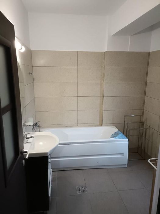 Închiriez apartament 2 camere, zona Tomis Plus