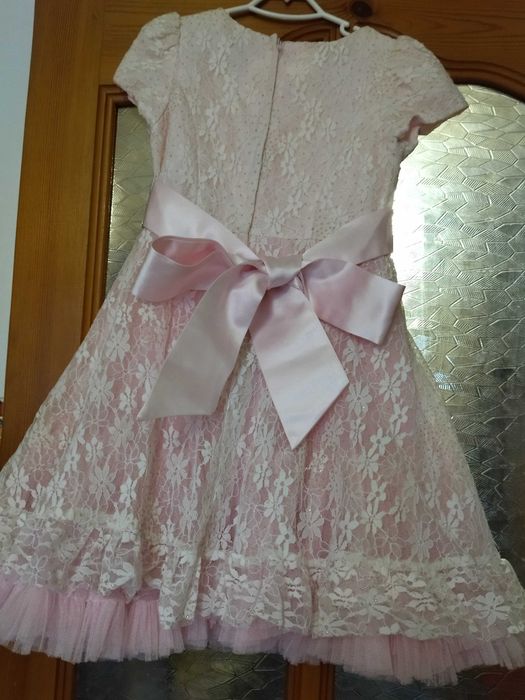 Платья шикарные 5-6 лет
