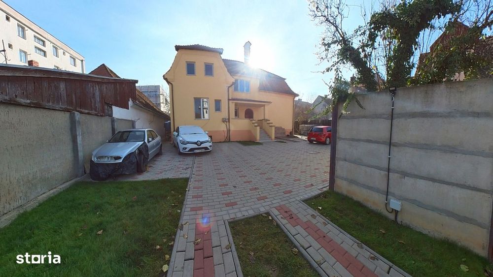 Vila tip Duplex in centrul istoric Brasov, cu 70% din terenul de 900mp