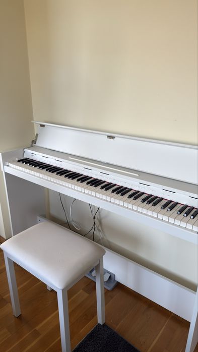 Vand Pian digital funkey + scaun in stare buna