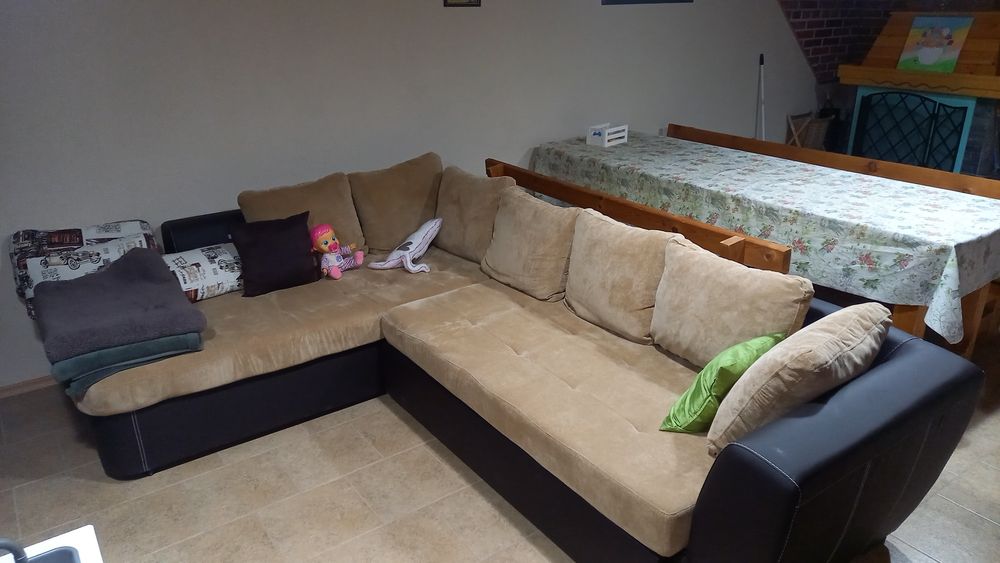 Диван чисто нов купен е и не е ползван