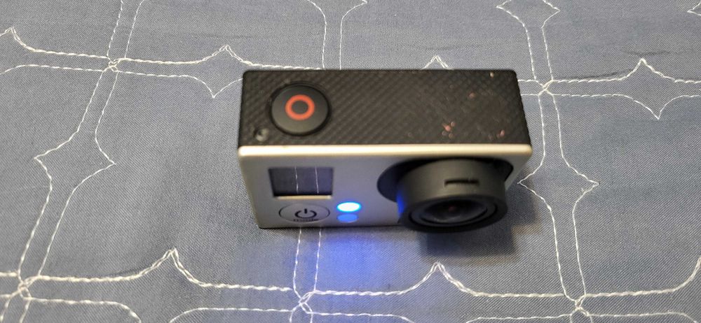 GoPRO Hiro 3 fuctionala se vinde cum se vede fara alte accesorii