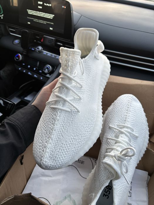 Белые кеды yeezy изи