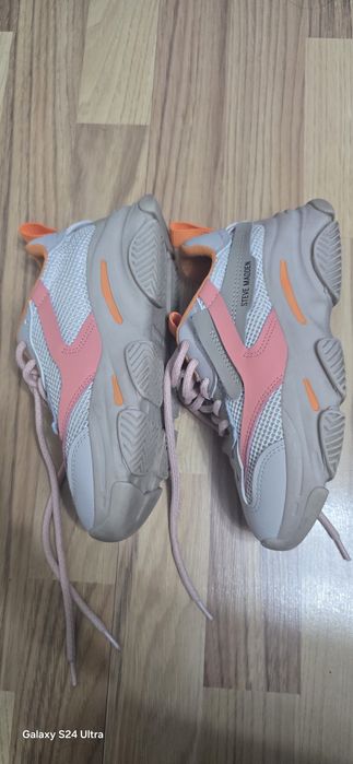 Adidași Steve Madden originali, mărimea 32, aproape noi