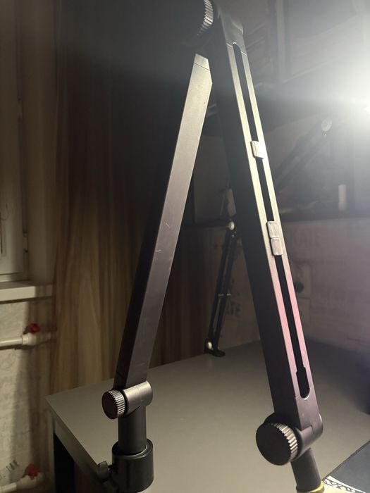 Стойка пантограф для микрофона