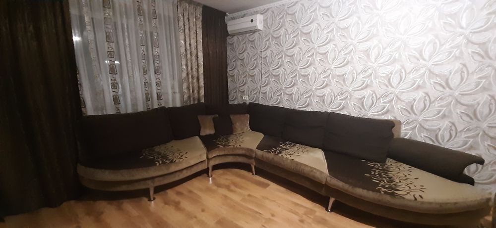 Большой мягкий уголок