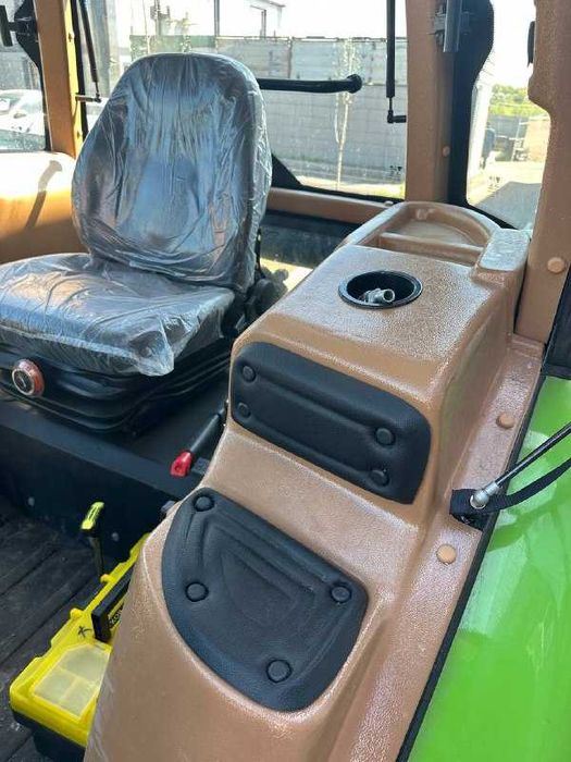 Трактор SADING 1204 мощность двигателя 120 л.с.