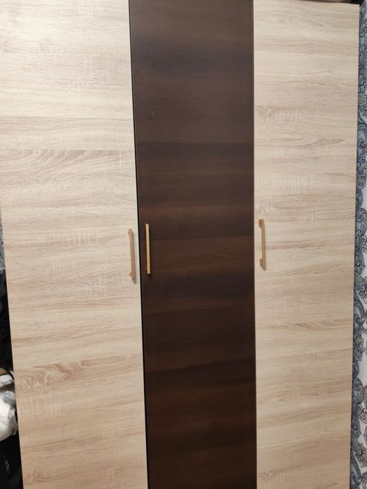 Шкаф сатылады кырык мын тенге
Жағдайы жақсы
Биіктігі: …
Ені: …
Бағасы: