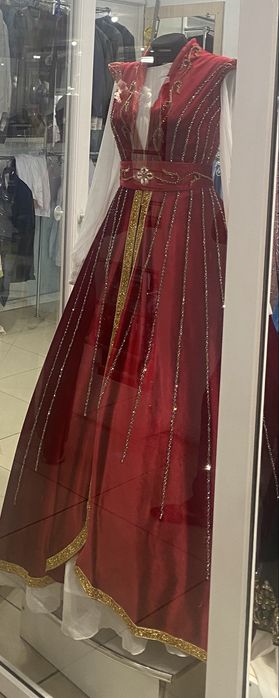 Продам платья на узату!!