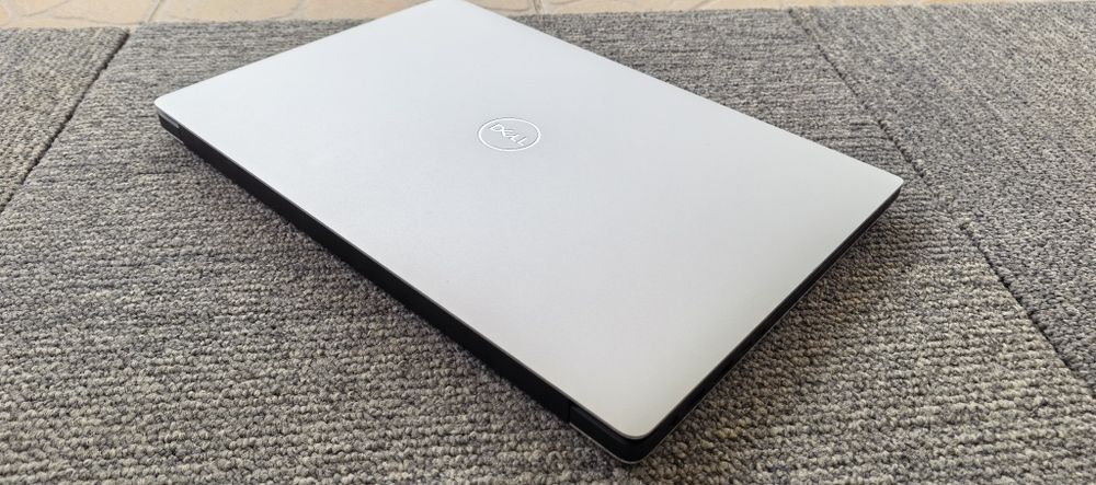Laptop Dell 5540_Ecran 4K Touch---i9 9880H----32GB DDR4----Nvidia T2000 Quadro 4GB-----10/10 Estetic si Functional // Full METAL