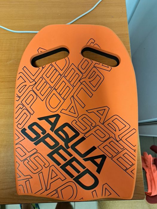 Pluta  inot pentru piscina