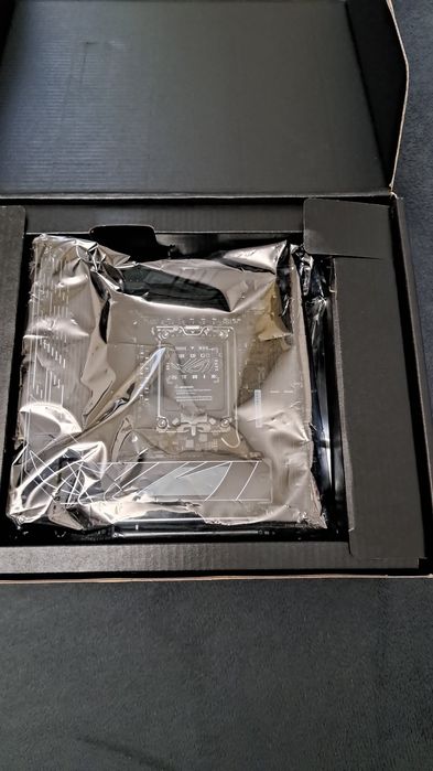 Vand ASUS ROG Strix Z790-I Gaming WiFi